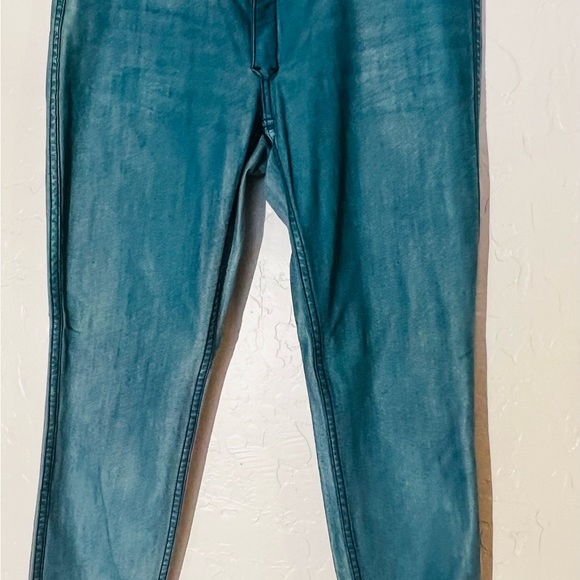 BCBGeneration - Picture 2 of 8